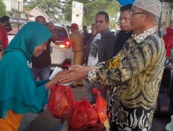 Safari Ramadhan di Buton Utara, Wagub Sultra Bagikan Paket Sembako