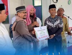 Bupati Buteng Azhari Serahkan Bantuan Rp50 Juta untuk Masjid Nurul Huda